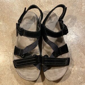 Earth origins sandals. size 7 1/2